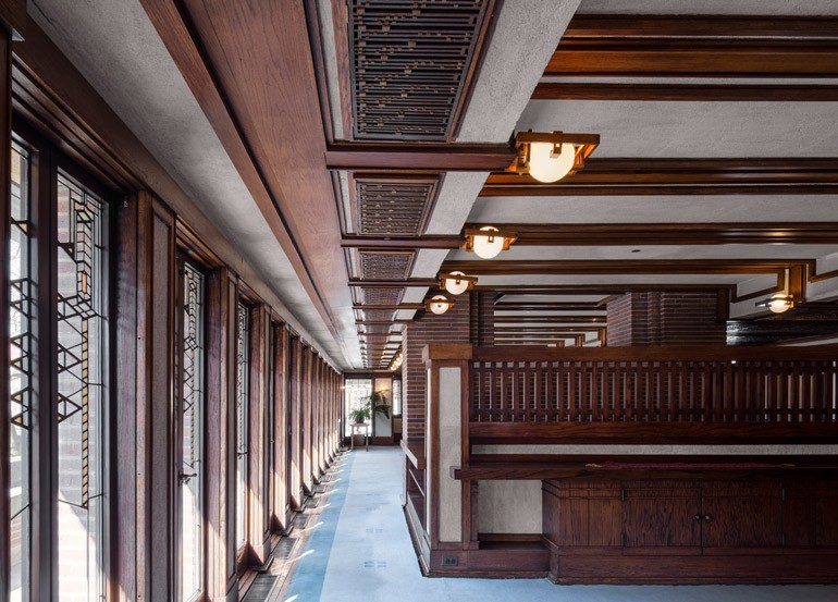 Robie House interior and Prairie style details for Chicago architecture travelers