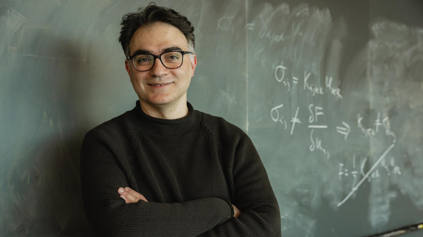 Prof. Vincenzo Vitelli Photo courtesy of the John D. and Catherine T. MacArthur Foundation
